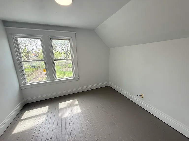 422 Prospect St — Photo 6