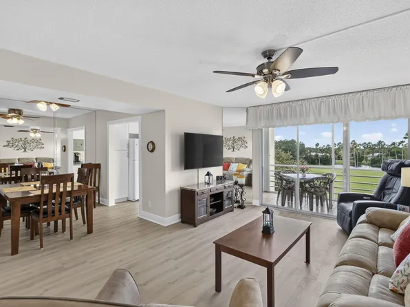 3871 Via Poinciana #407, Lake Worth, FL 33467