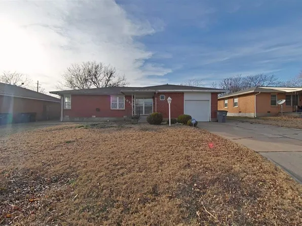 1630 NW 27th St, Lawton, OK 73505