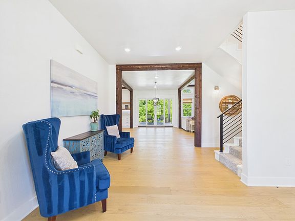 4th image of 4105 Rolling Meadows Dr