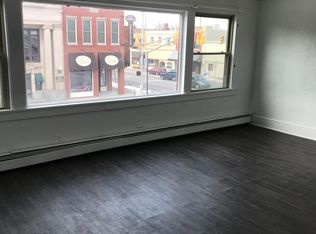 105 S Main St, Nappanee, IN 46550