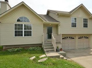 205 NW 107th Ter, Kansas City, MO 64155