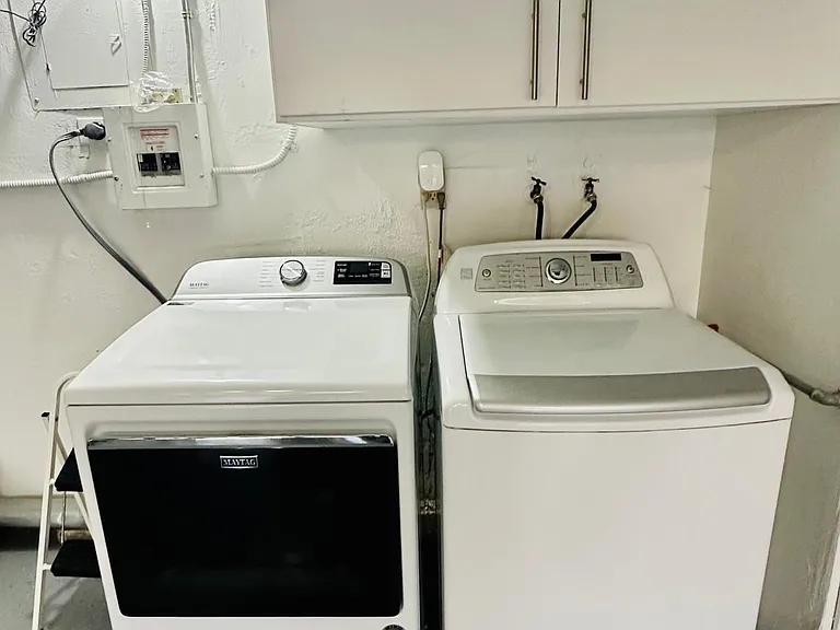 Garage - Washer, Dryer