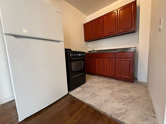 2nd image of 155 Hancock St #3F