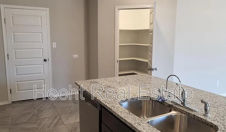 2440 Ayers Dr — Photo 12