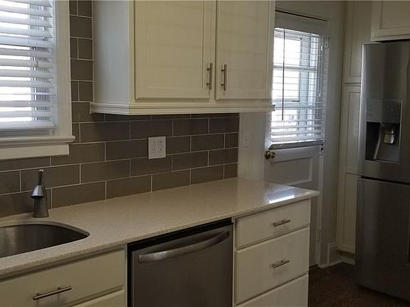 3rd image of 17 Park Ave