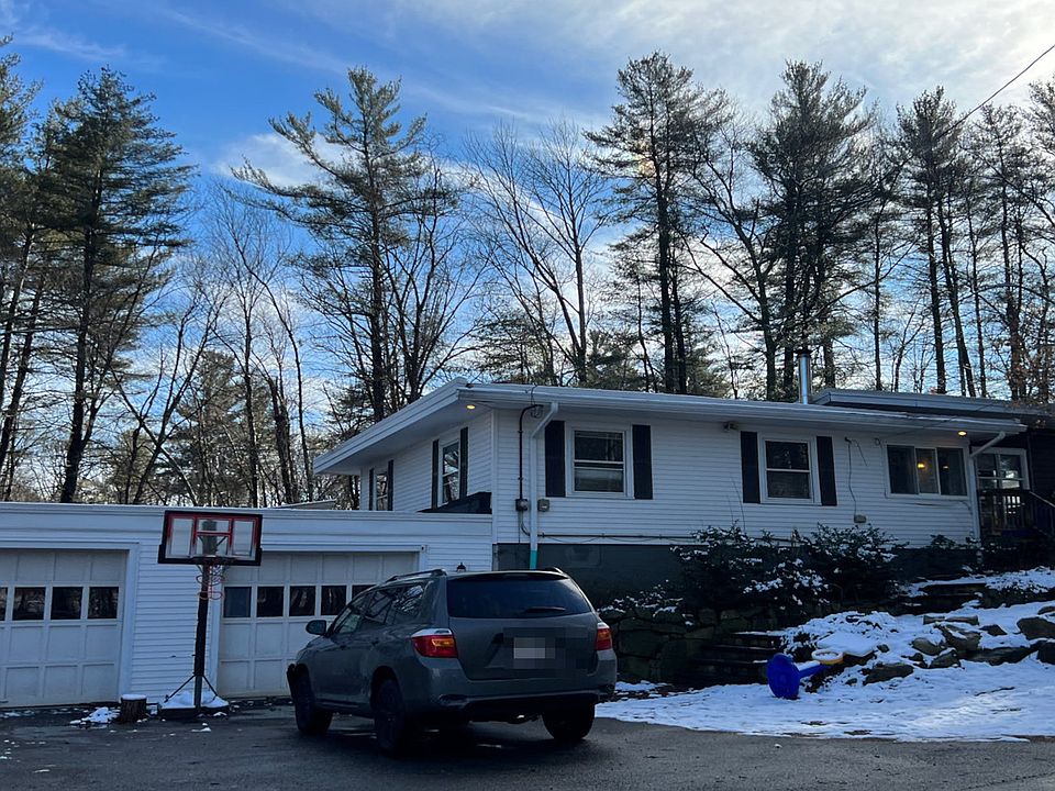 2nd image of 559 Lake St