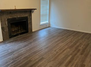 512 E Denton Dr APT 61, Euless, TX 76039