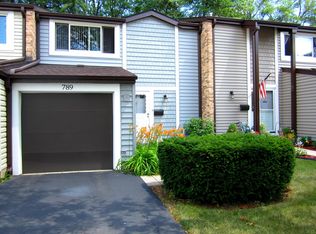 789 Lakeside Circle Dr, Wheeling, IL 60090