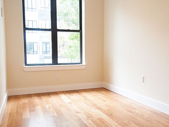 3rd image of 1426 Dekalb Ave APT 1L