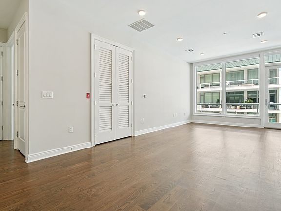 3rd image of 3 Somerset Ln Unit 409