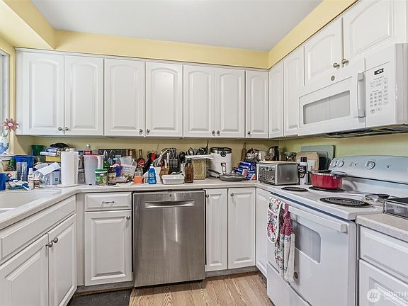 5th image of 188 Woodside Drive