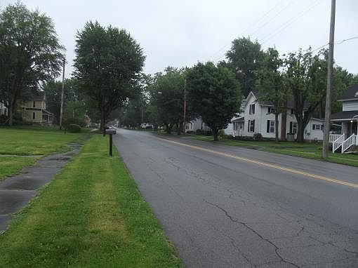 4th image of 309 W Saffell Ave