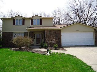 9525 Woodstream Dr, Fort Wayne, IN 46804