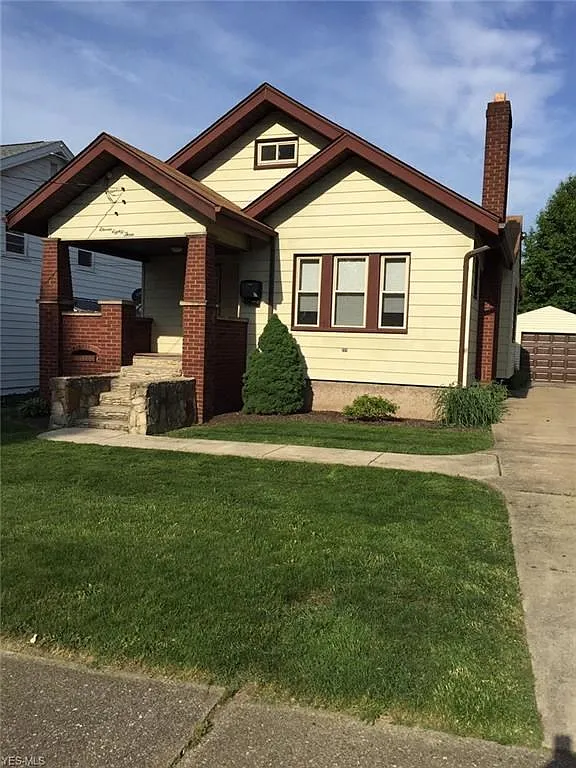 1183 Linden Ave photo 1