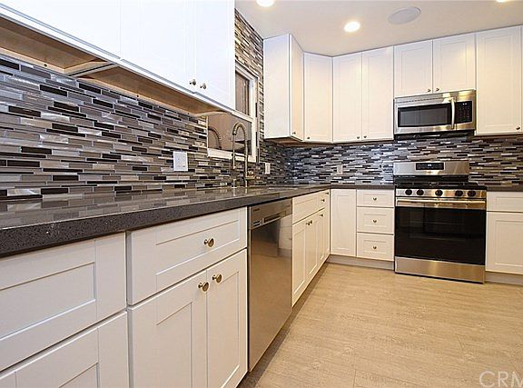 5th image of 4533 Knoxville Ave