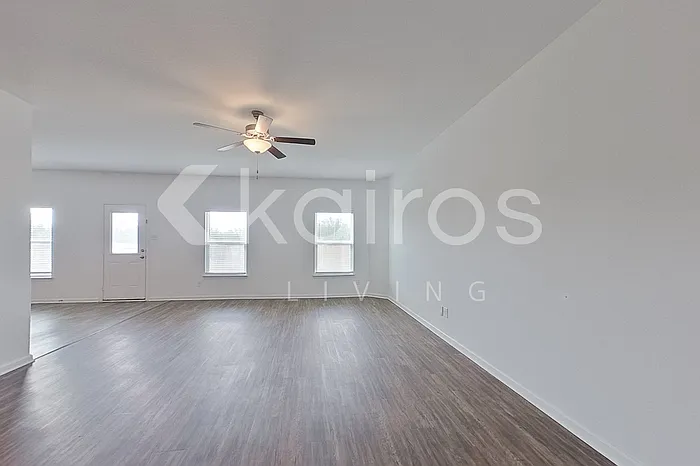 Building Photo - 946 Shady Brk