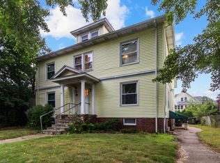 12 Sharaf St, New London, CT 06320