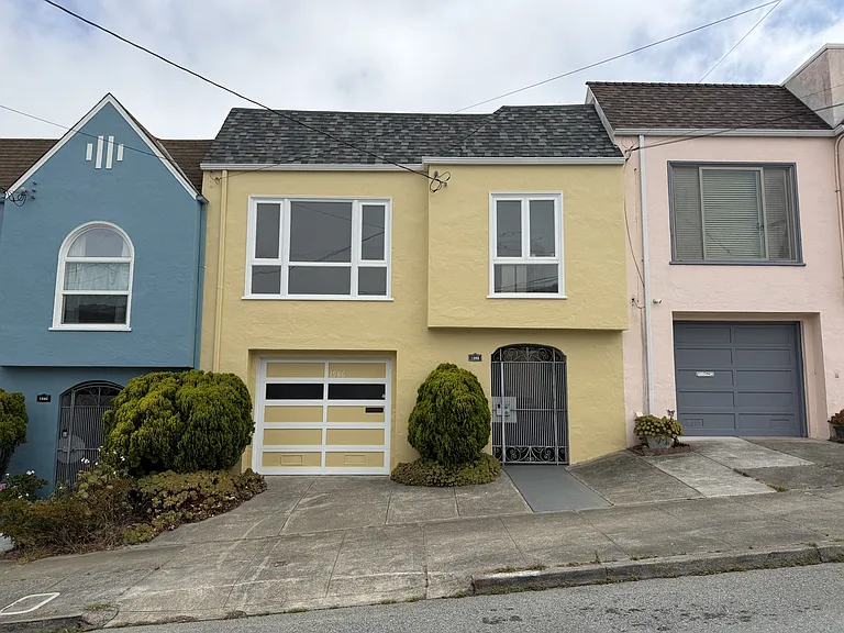 1986 22nd Ave — Photo 1