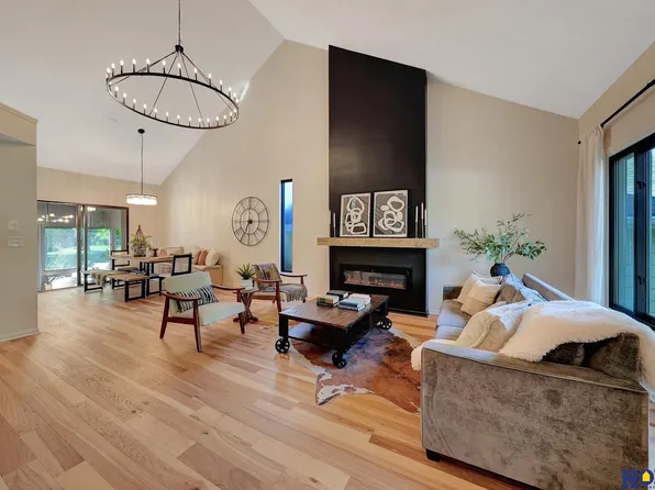 6833 Summerset Ct, Lincoln, NE 68516