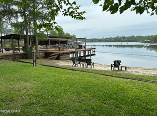 2672 Lakeview Cir, Alford, FL 32420