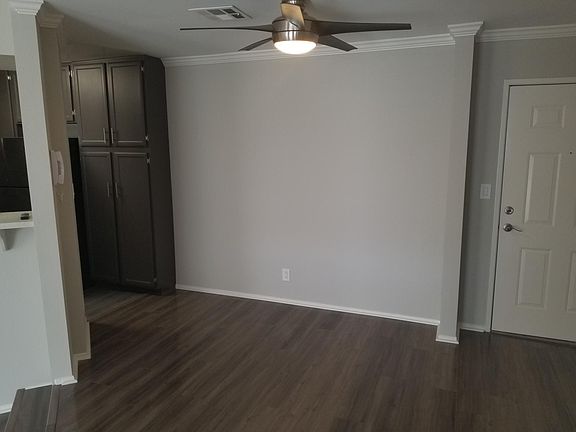 2nd image of 5449 White Oak Ave #302