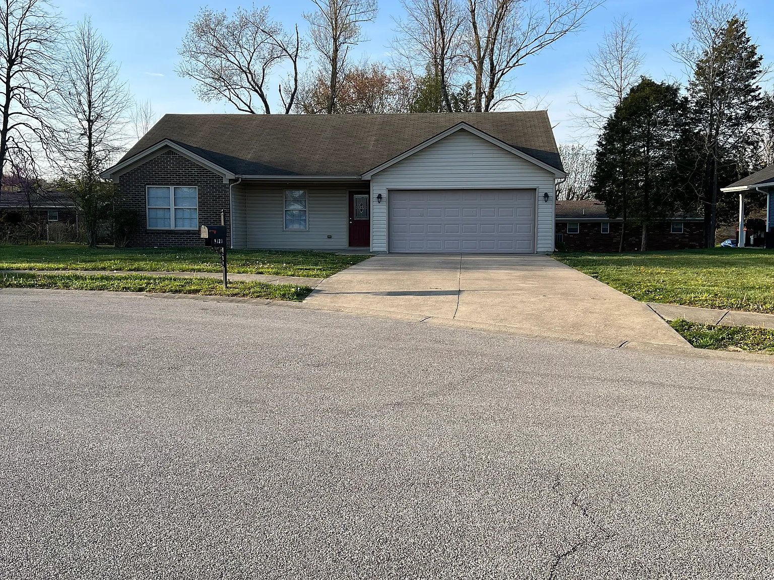 1220 Rolling Meadows Ct — Photo 1