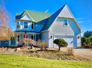 5609 Wynnewood Dr, Laurys Station, PA 18059