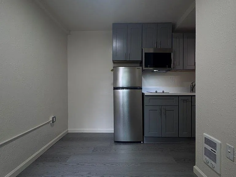 2312-14 Ellsworth Street — Photo 24