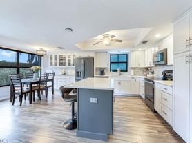 1914 SE 40th Ter, Cape Coral, FL