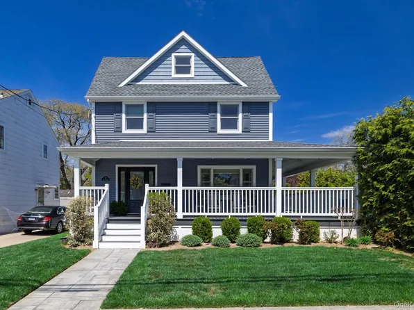 2 Atlas Avenue, Malverne, NY 11565