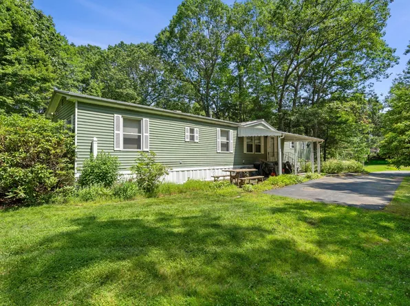 32 Scott Dr, Hampstead, NH 03841