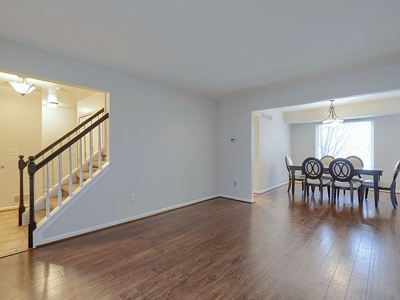 5th image of 100 Dalton Dr