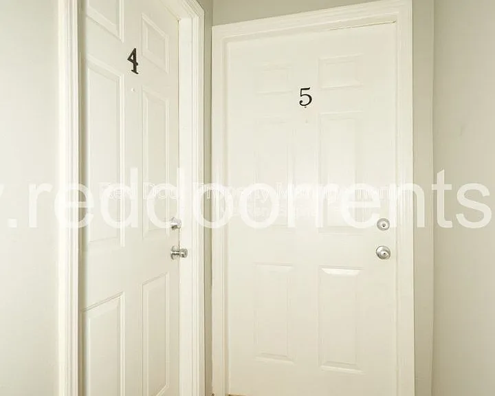 1337 E Market St #5 — Photo 13