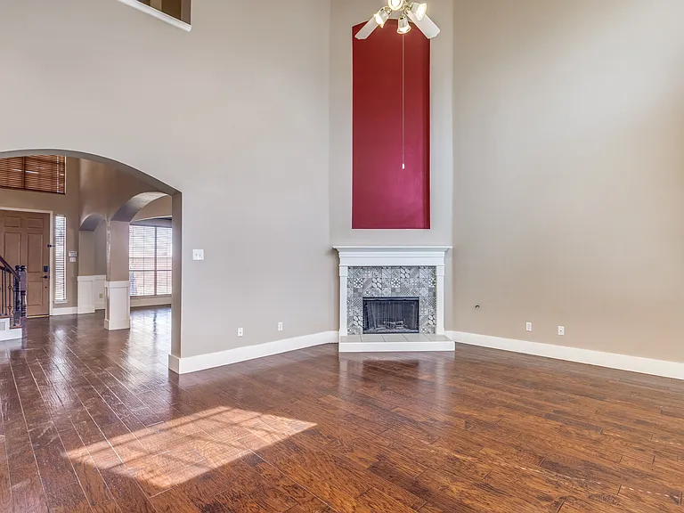 5857 Chatham Ln — Photo 2