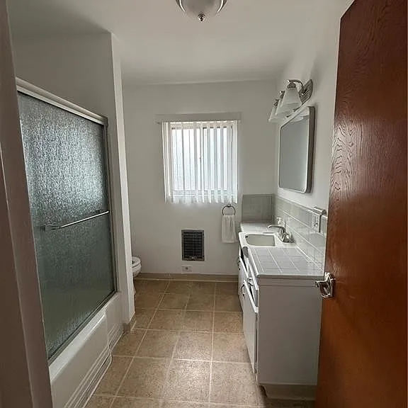 425 Allen Ave #D — Photo 6