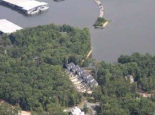 839 Marina Village Dr, Grand Rivers, KY 42045