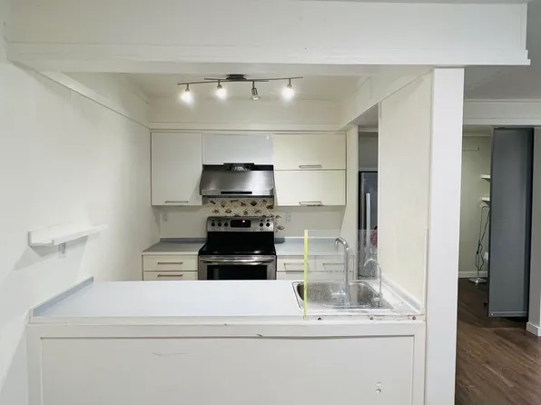 8120 Colonial Dr #105, Richmond, BC V7C 4V2