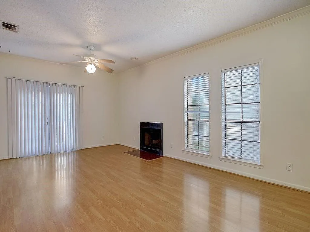 2 bed, 1.5 bath, 744 sqft, $1,750 — Photo 3
