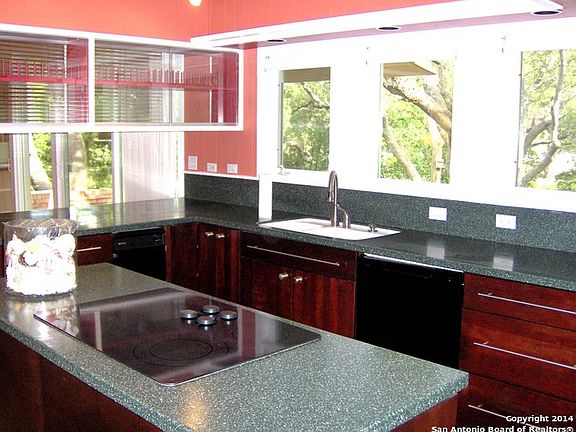 5th image of 322 Donella Dr