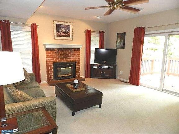 3rd image of 104 Cypress Ct