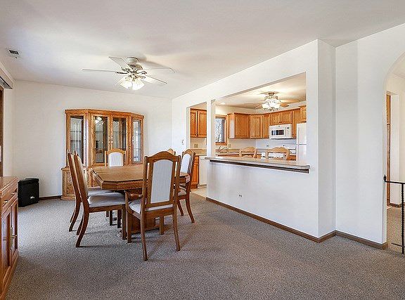 3rd image of 15725 Deerfield Ct