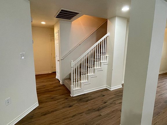 3rd image of 710 Rockett Ln
