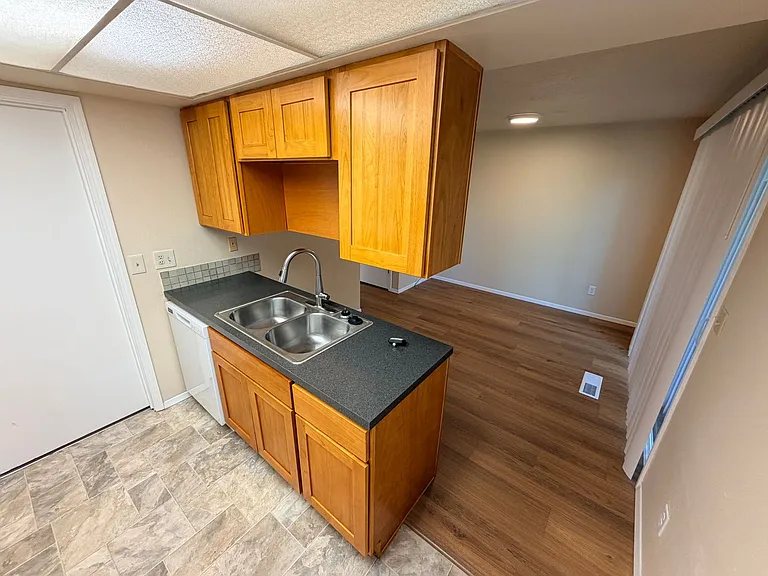 6333 Fairway Ave SE — Photo 5