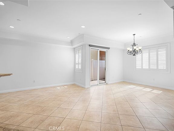 4th image of 430 W Wilson Ave Unit 116
