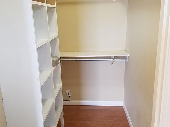 4th image of 2420 1/2 Victor St