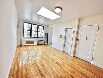 160 East 28th Street
