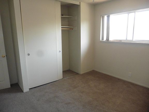 5th image of 200 Avery Ln #6