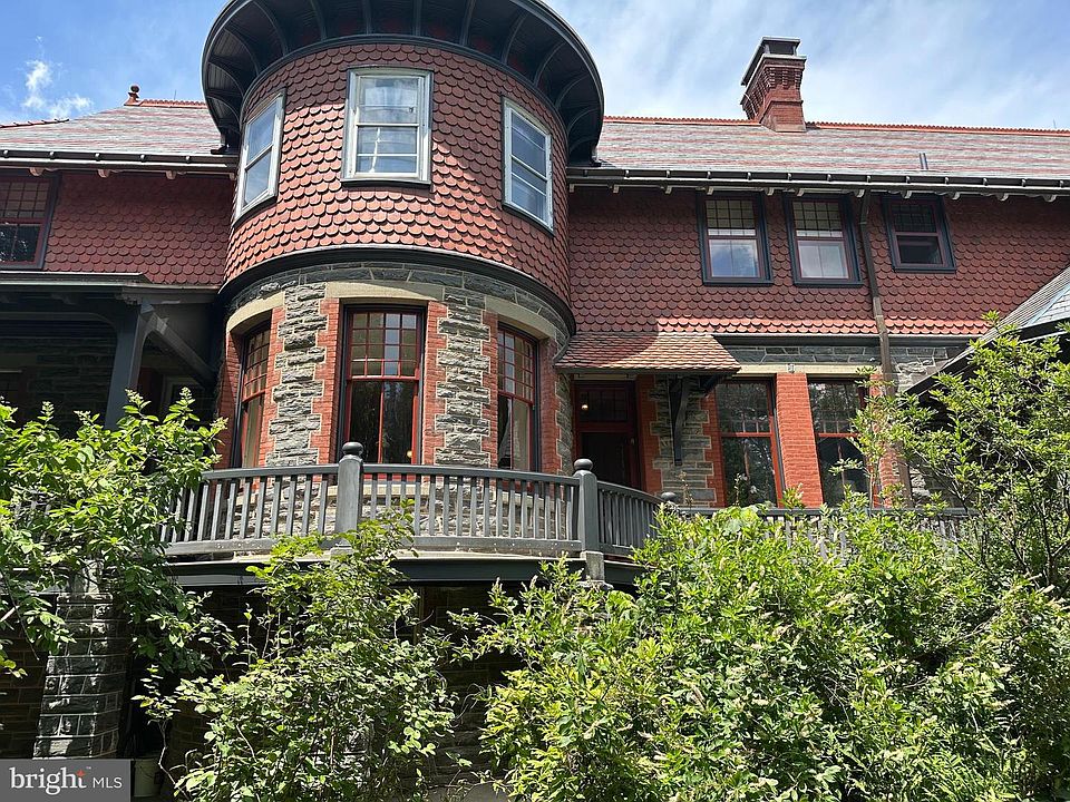 1st image of 266 Beechwood Dr