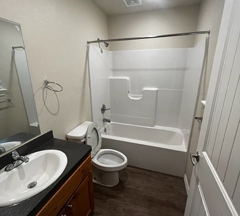 4th image of 14 Mulberry Ct